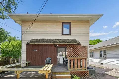 Exterior - 1571 34th Ave, Moline, IL 61265 photo 4 of 4