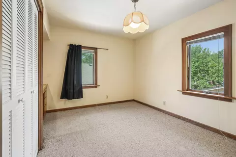 Bedroom - 1571 34th Ave, Moline, IL 61265 photo 1 of 5