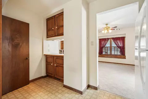 Entry Way - 1571 34th Ave, Moline, IL 61265 photo 2 of 2