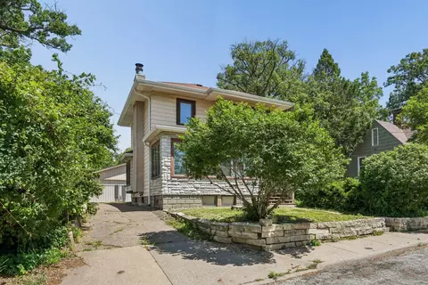 Exterior - 1571 34th Ave, Moline, IL 61265 photo 2 of 4