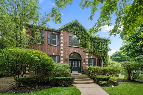 458 Naida Ter, Highland Park, IL 60035