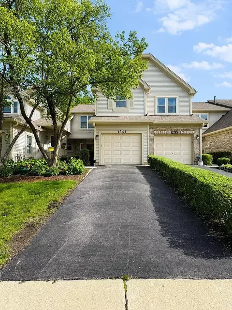 1241 Tennyson Ln #1803, Naperville, IL 60540