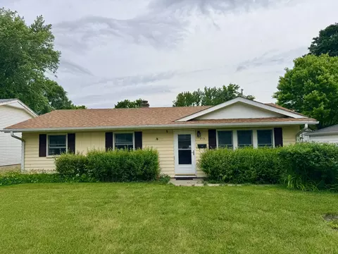 213 River Dr, Dekalb, IL 60115