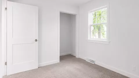 Bedroom - 1716 Rogers Ave, Mchenry, IL 60050 photo 7 of 10