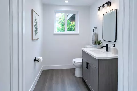 Bath - 1716 Rogers Ave, Mchenry, IL 60050 photo 5 of 5