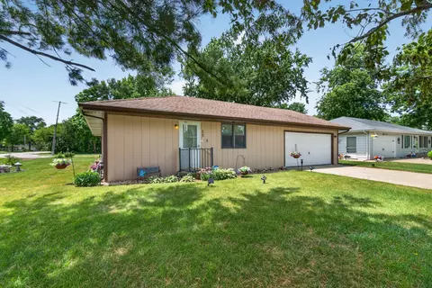 620 N 1st St, Coal City, IL 60416