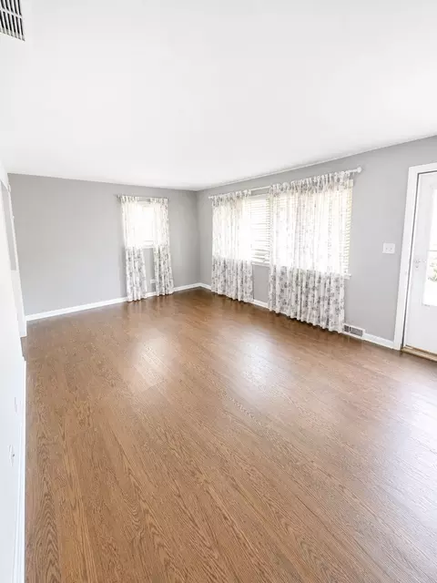 813 Valley Stream Dr #D, Wheeling, IL 60090 photo 3