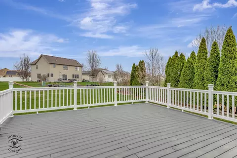 Exterior - 319 Mallards Cv, Beecher, IL 60401 photo 3 of 4