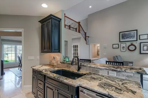 Kitchen - 2104 Sinclair Ct, Bloomington, IL 61704 photo 4 of 5