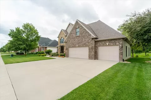 Exterior - 2104 Sinclair Ct, Bloomington, IL 61704 photo 3 of 13