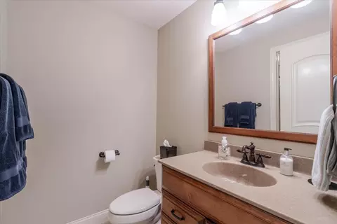 Bath - 2104 Sinclair Ct, Bloomington, IL 61704 photo 5 of 6