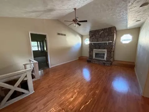 Living - 416 E Seventh St, Minonk, IL 61760 photo 5 of 6