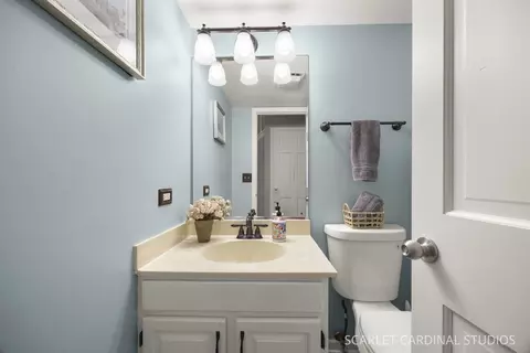 Bath - 56 Forestview Ln, Aurora, IL 60502 photo 1 of 4