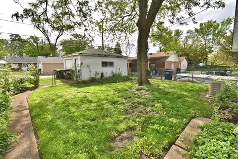 Exterior - 17029 Lorenz Ave, Lansing, IL 60438 photo 5 of 10