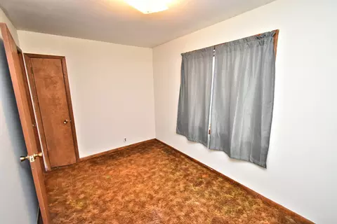 Bedroom - 17029 Lorenz Ave, Lansing, IL 60438 photo 3 of 4