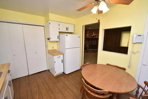 Kitchen - 17029 Lorenz Ave, Lansing, IL 60438 photo 3 of 3