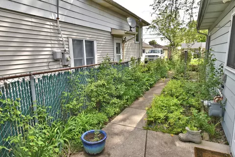 Exterior - 17029 Lorenz Ave, Lansing, IL 60438 photo 9 of 10