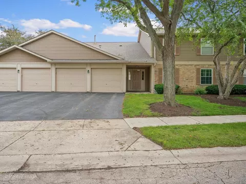 1104 Canterbury Ct #D, Elgin, IL 60120