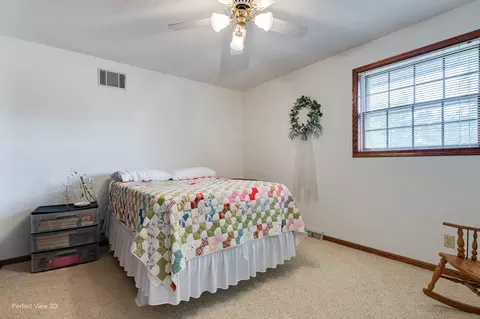 Bedroom - 325 Twilight Dr, Morris, IL 60450 photo 5 of 5