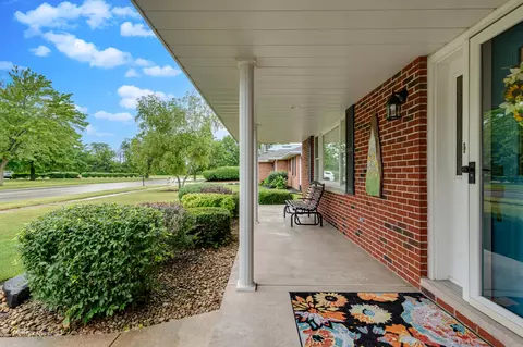 Exterior - 325 Twilight Dr, Morris, IL 60450 photo 2 of 3