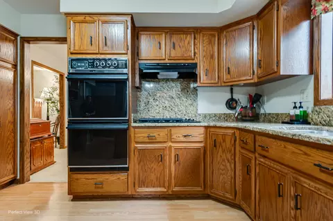 Kitchen - 325 Twilight Dr, Morris, IL 60450 photo 3 of 5