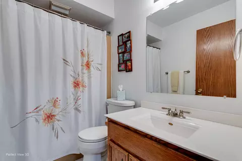 Bath - 325 Twilight Dr, Morris, IL 60450 photo 1 of 4