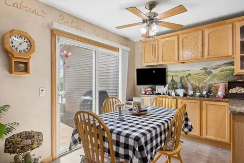 Kitchen - 1479 Mackenzie Ln, Elgin, IL 60120 photo 3 of 3