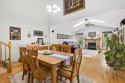 Dining - 1479 Mackenzie Ln, Elgin, IL 60120 photo 2 of 2
