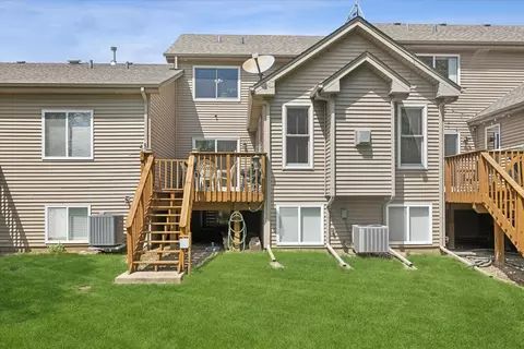 Exterior - 1479 Mackenzie Ln, Elgin, IL 60120 photo 3 of 4