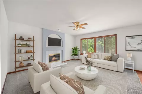 Living - 476 Topaz Ln, Bartlett, IL 60103 photo 1 of 11