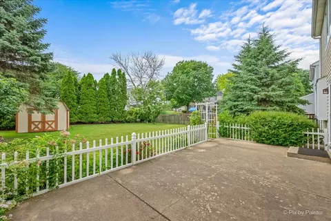 Exterior - 476 Topaz Ln, Bartlett, IL 60103 photo 4 of 8