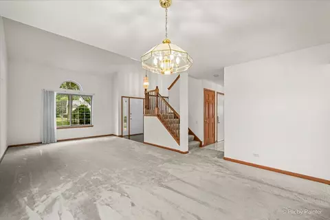 Living - 476 Topaz Ln, Bartlett, IL 60103 photo 11 of 11