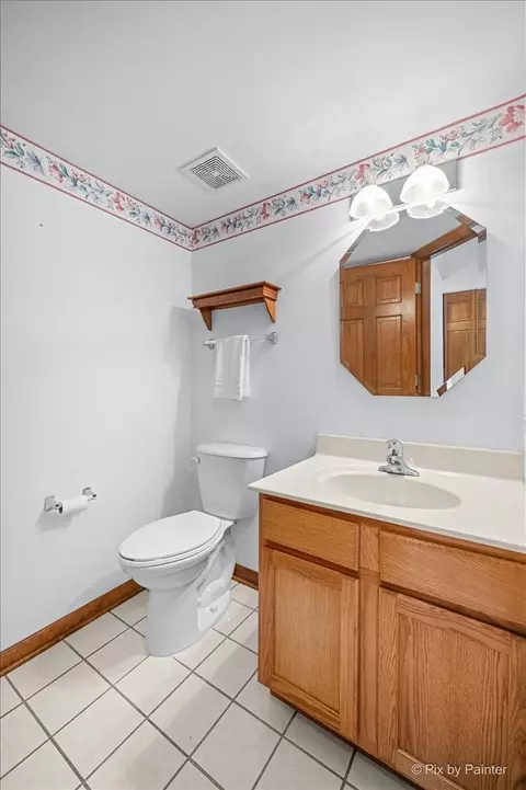 Bath - 476 Topaz Ln, Bartlett, IL 60103 photo 2 of 4