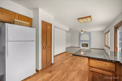 Living - 476 Topaz Ln, Bartlett, IL 60103 photo 6 of 11