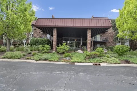1041 W Ogden Ave #126, Naperville, IL 60563