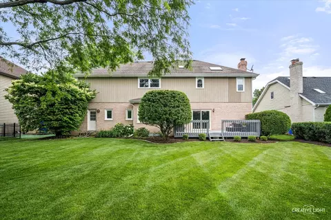 Exterior - 1 N211 Coventry Dr, Carol Stream, IL 60188 photo 6 of 8