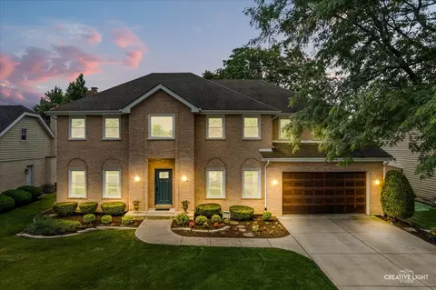 1 N211 Coventry Dr, Carol Stream, IL 60188