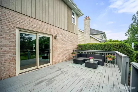 Exterior - 1 N211 Coventry Dr, Carol Stream, IL 60188 photo 7 of 8