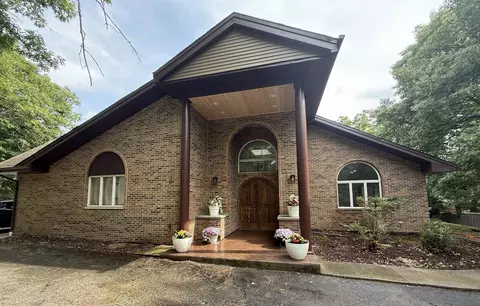 8951 W 99th St, Palos Hills, IL 60465
