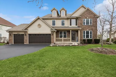 26301 Whispering Woods Cir, Plainfield, IL 60585