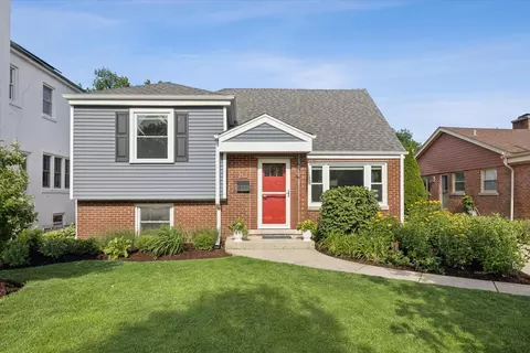 631 S Ashland Ave, La Grange, IL 60525
