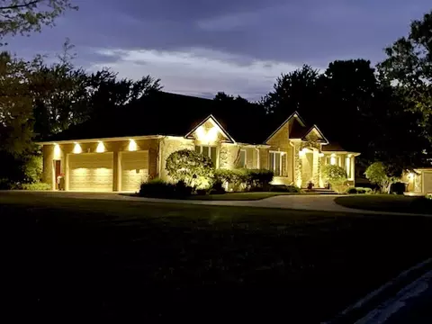 5805 N Barrington Rd, Morris, IL 60450