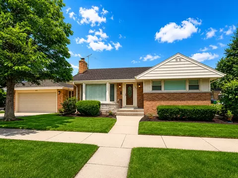 1325 S Fairview Ave, Park Ridge, IL 60068