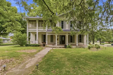 708 S College Ave, Aledo, IL 61231
