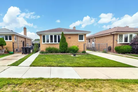 4836 N Mont Clare Ave, Chicago, IL 60656