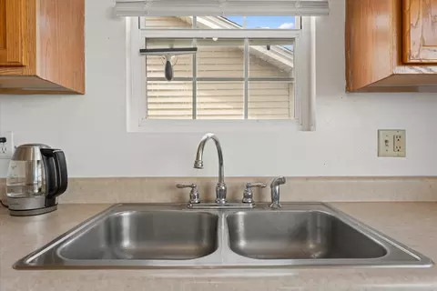 Kitchen - 36 Andy Ct, Bloomington, IL 61704 photo 4 of 5
