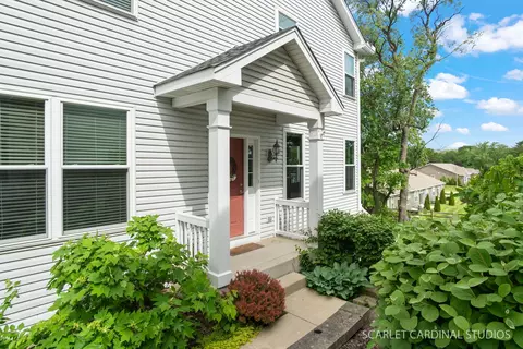 217 Ridge Rd, North Aurora, IL 60542