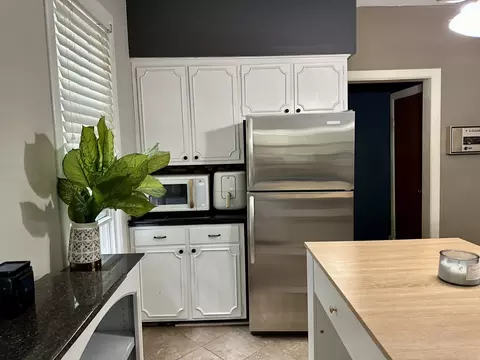 Kitchen - 3232 Park 16th St, Moline, IL 61265 photo 2 of 3
