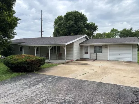 375 W Iroquois St, Sheldon, IL 60966