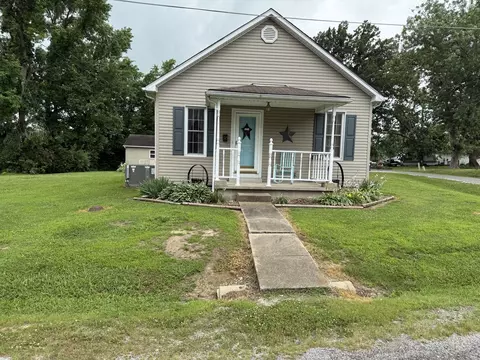 78 Academy St, Eldorado, IL 62930